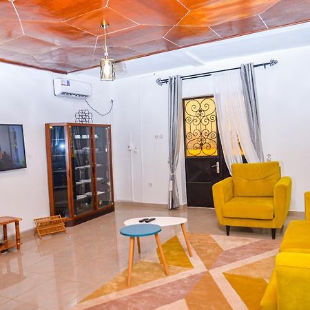 Appartement Meuble 2 Chambres Avec Salle De Bain - 1 Salon - 1E Cuisine - La Concorde - Quartier Nkomkana Yaoundé 外观 照片